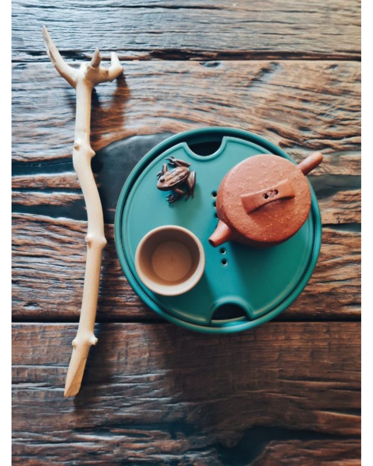 Чайний стіл місяць