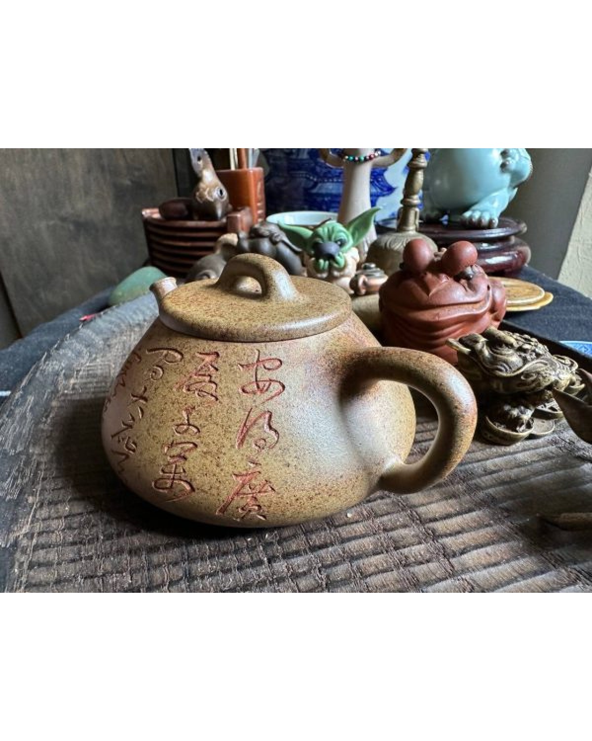 Чайник " старий ковшик " є сколи