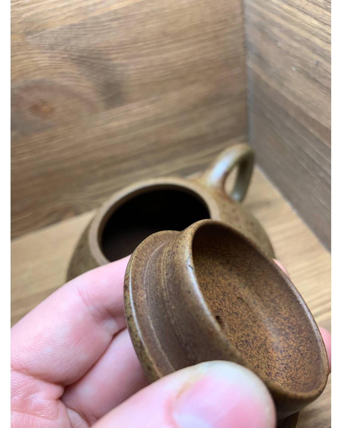 Чайник " старий ковшик " є сколи