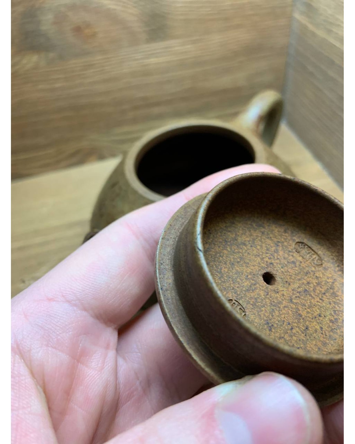 Чайник " старий ковшик " є сколи