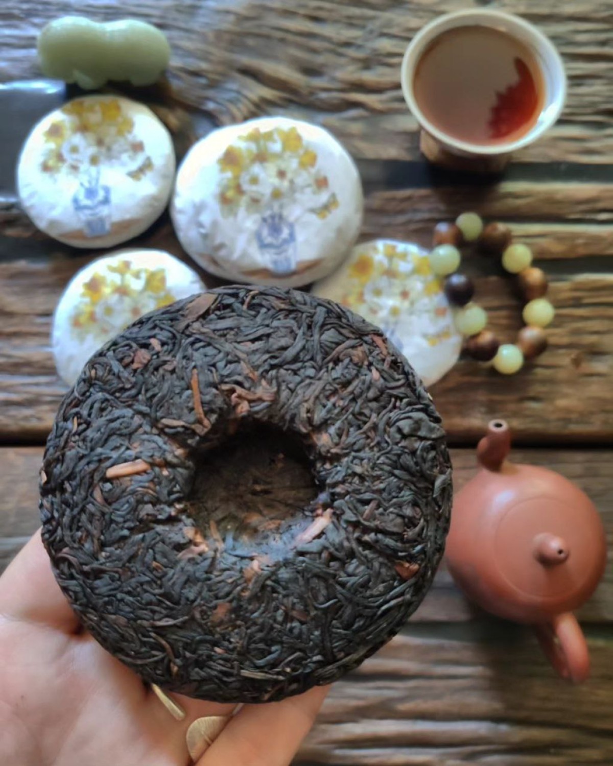 Червоний чай нарциси