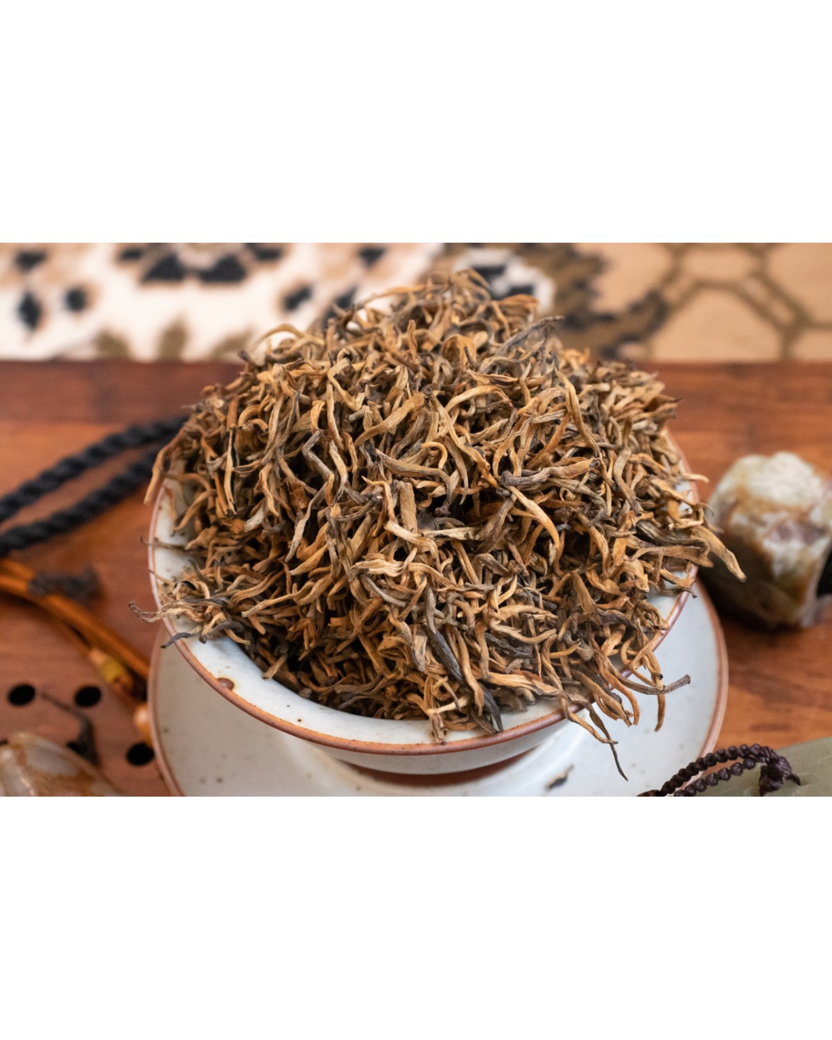 Цзінь си дянь хун (金丝滇红)