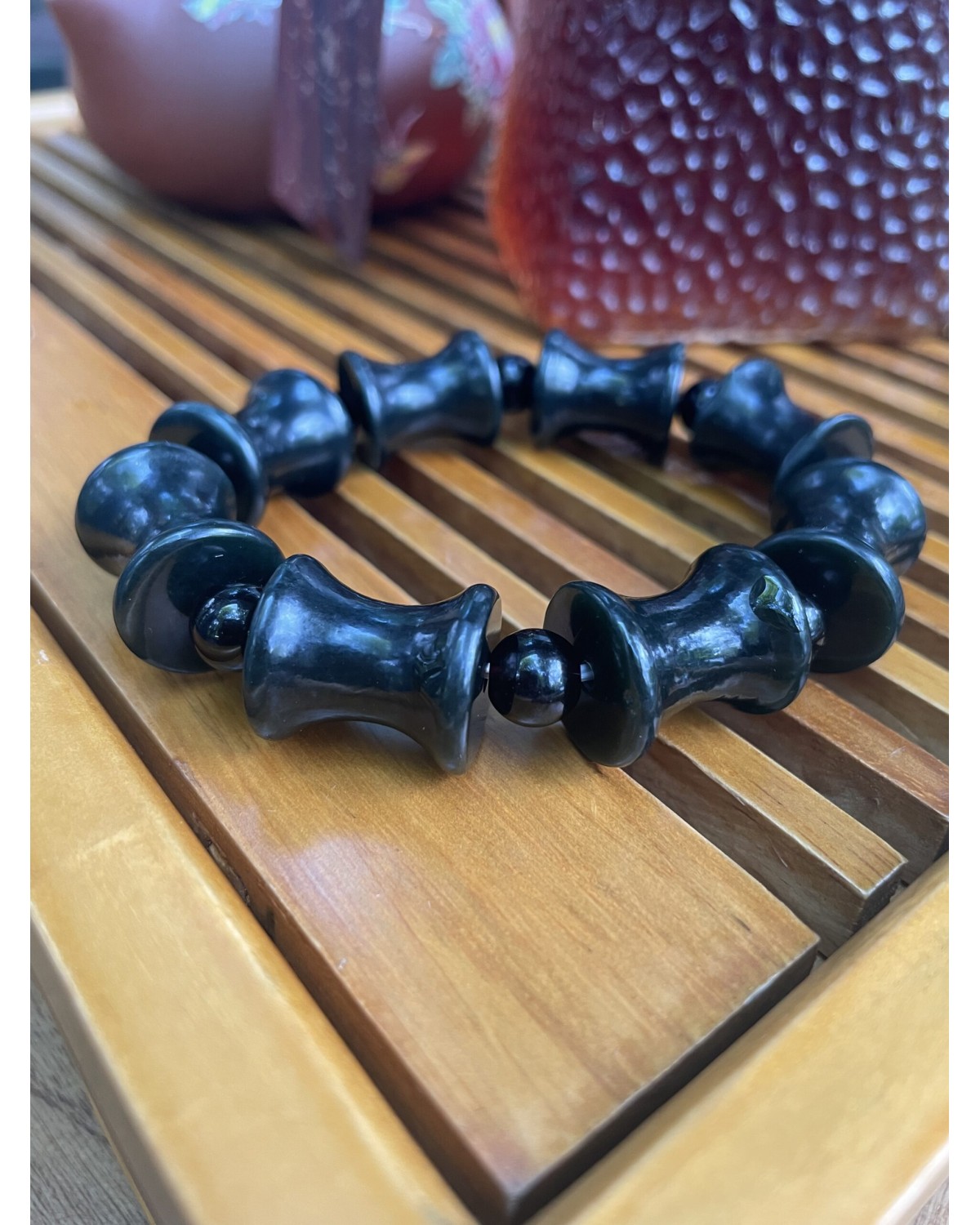 Браслет з хотанского темно-зеленого нефриту