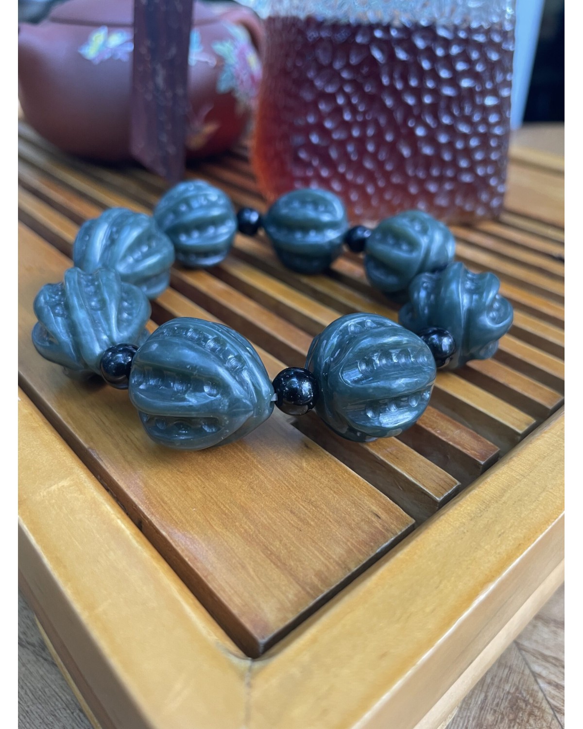 Браслет з хотанского темно-зеленого нефриту