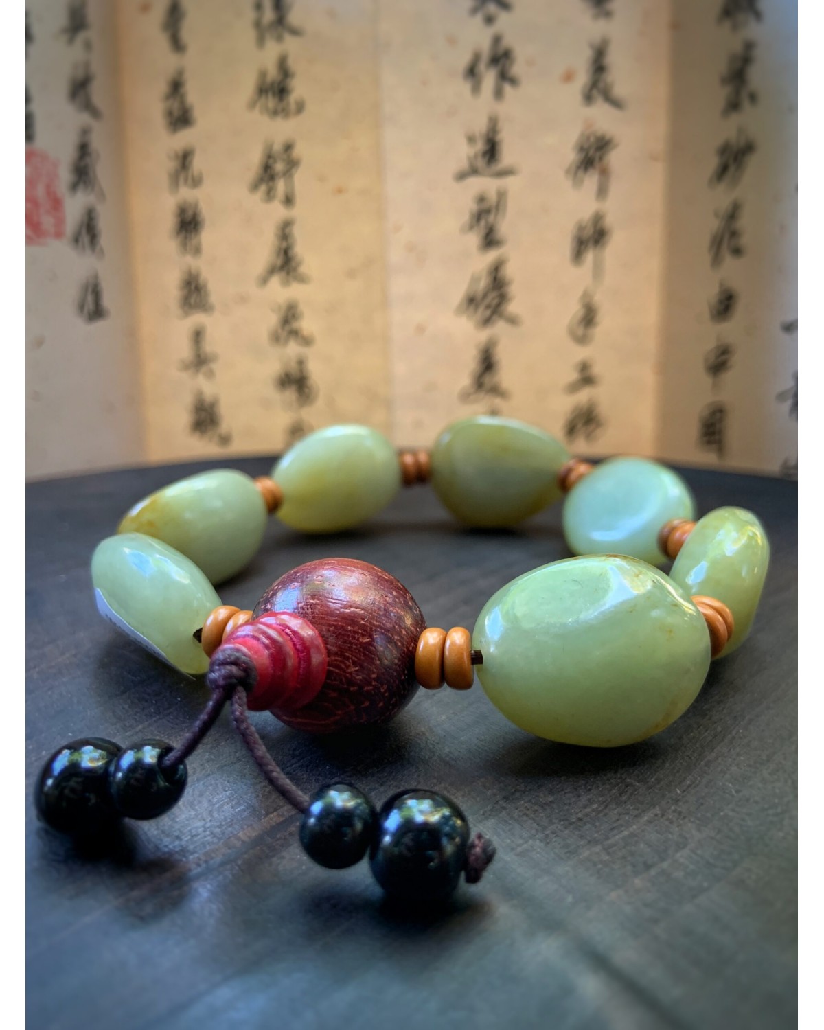 Нефритовий браслет з сандаловою бусіной № 9