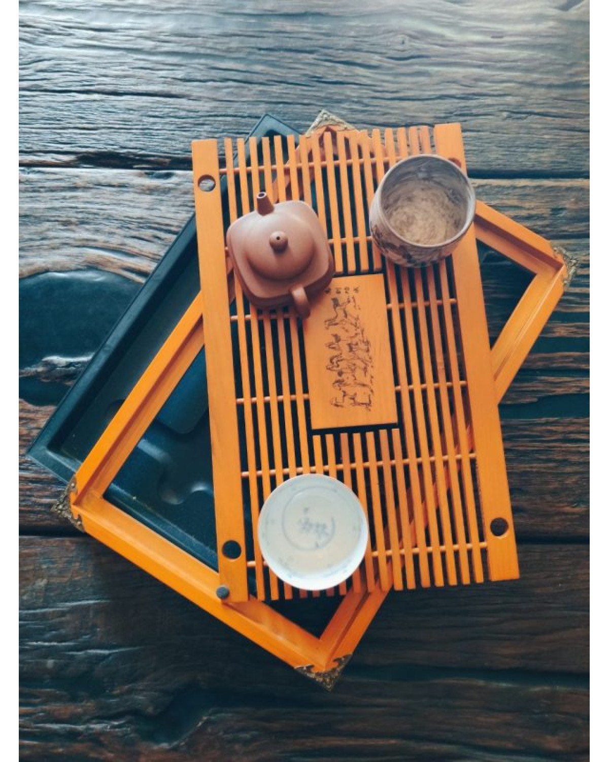 Чайний стіл Жовті коні