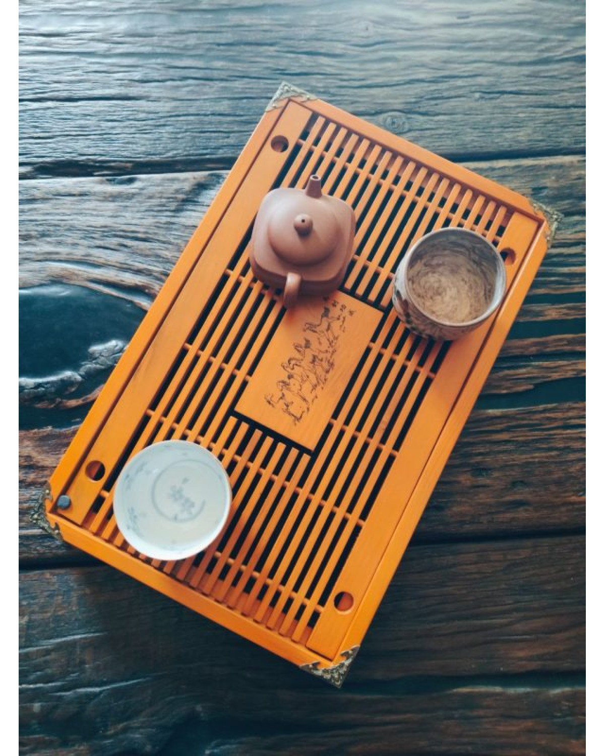 Чайний стіл Жовті коні